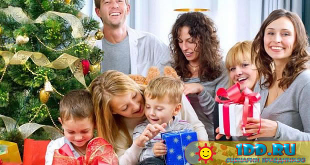 Новогодние застольные игры для всей семьи и детей